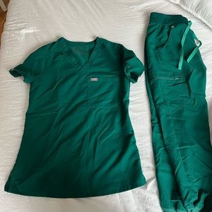 Figs hunter green scrub top/jogger pants xxs top/xxs petite pants